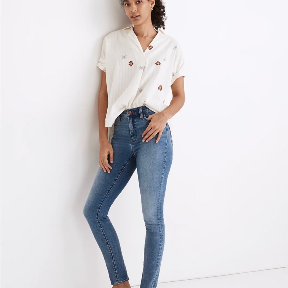 Petite 10" High-Rise Roadtripper Authentic Jeans in Vinton Wash